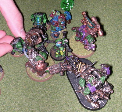 The final plague marine gets surrounded and beat down